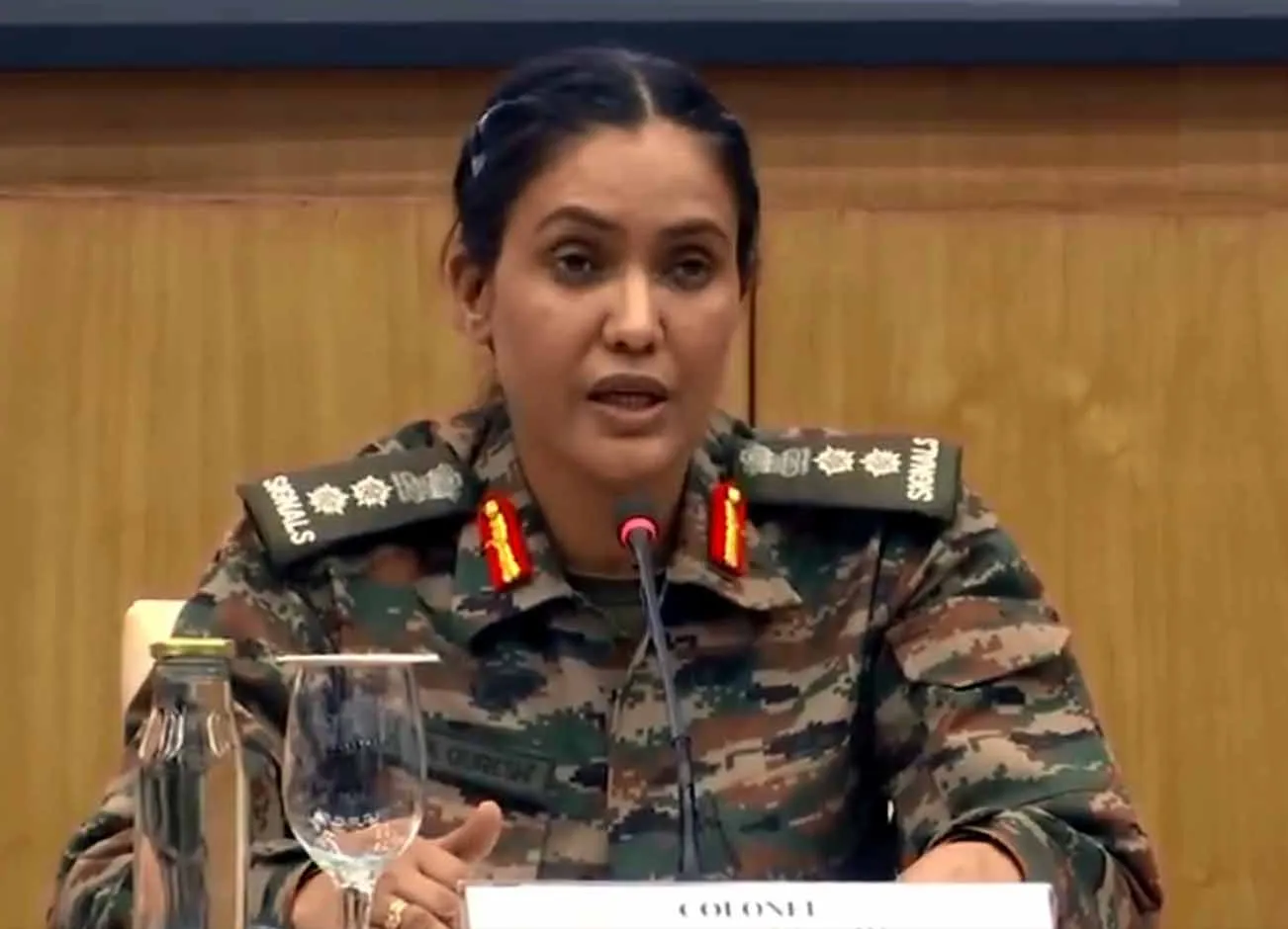 बीती रात भारतीय सेना ने पाकिस्तान के आधा दर्जन मिलिट्री बेस को उड़ाया: Colonel Sofia