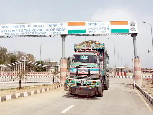 Afghanistan के लिए भारत ने रवाना किए 160 ट्रक, अटारी से दी विशेष एंट्री