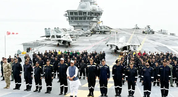 Defense Minister Rajnath Singh ने तीन डिफेंस पीएसयू को दिया मिनीरत्न का दर्जा