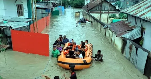 Manipur में बाढ़, प्रभावित इलाकों से सैकड़ों लोगों का किया रेस्क्यू