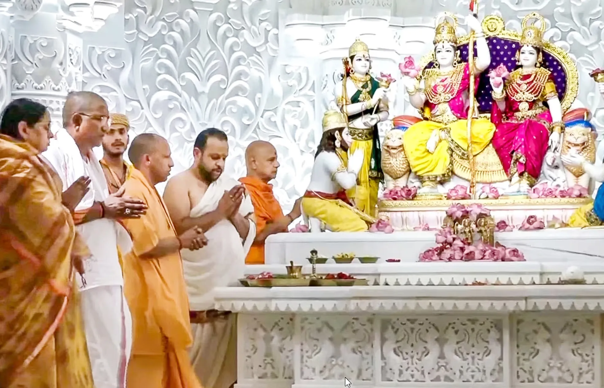 Ganga Dussehra पर अयोध्या में राम दरबार सहित आठ देव विग्रहों की हुई प्राण प्रतिष्ठा