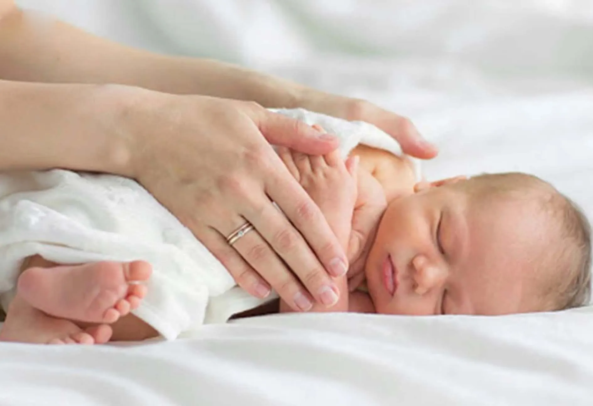 Japan में बच्चों की किलकारी सुनने को तरस रहे लोग, जन्मदर में आई भारी गिरावट