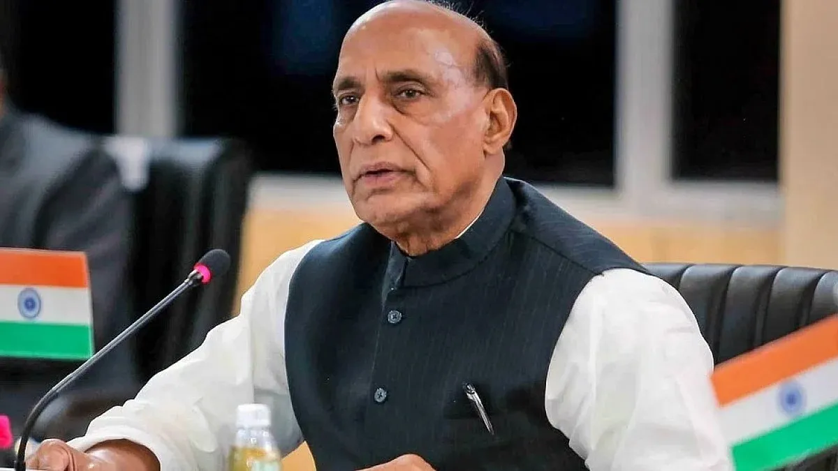 रक्षा मंत्री Rajnath Singh चीन में एससीओ सम्मेलन में हिस्सा लेते हुए आतंकवाद के खिलाफ साझा रणनीति पर जोर देंगे