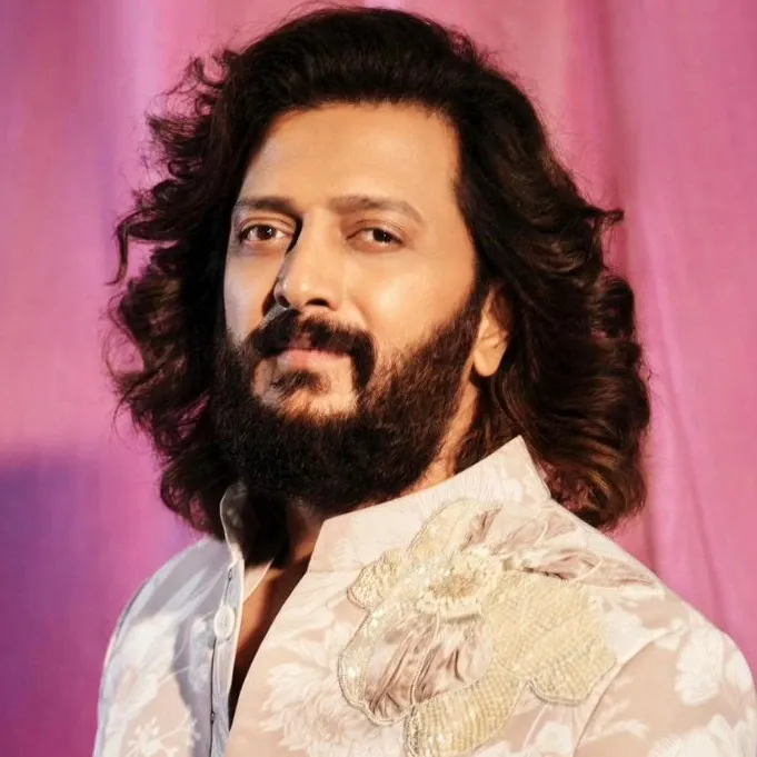 अपने व्यवहार को लेकर ट्रोल हो रहे Riteish Deshmukh