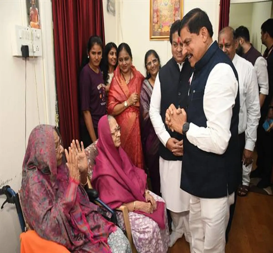 CM Dr. Yadav ने श्रीमती पटवा के जन्मदिन पर शुभकामनाएं दीं और आशीर्वाद प्राप्त किया