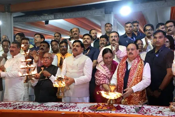 Union Minister Nadda और मुख्यमंत्री डॉ. यादव माँ नर्मदा की महाआरती में हुए शामिल