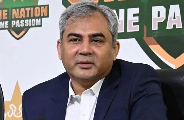 पूर्व पाक क्रिकेटर Uz-Zaman ने नकवी पर घटिया जर्सी खरीदने का आरोप लगाया