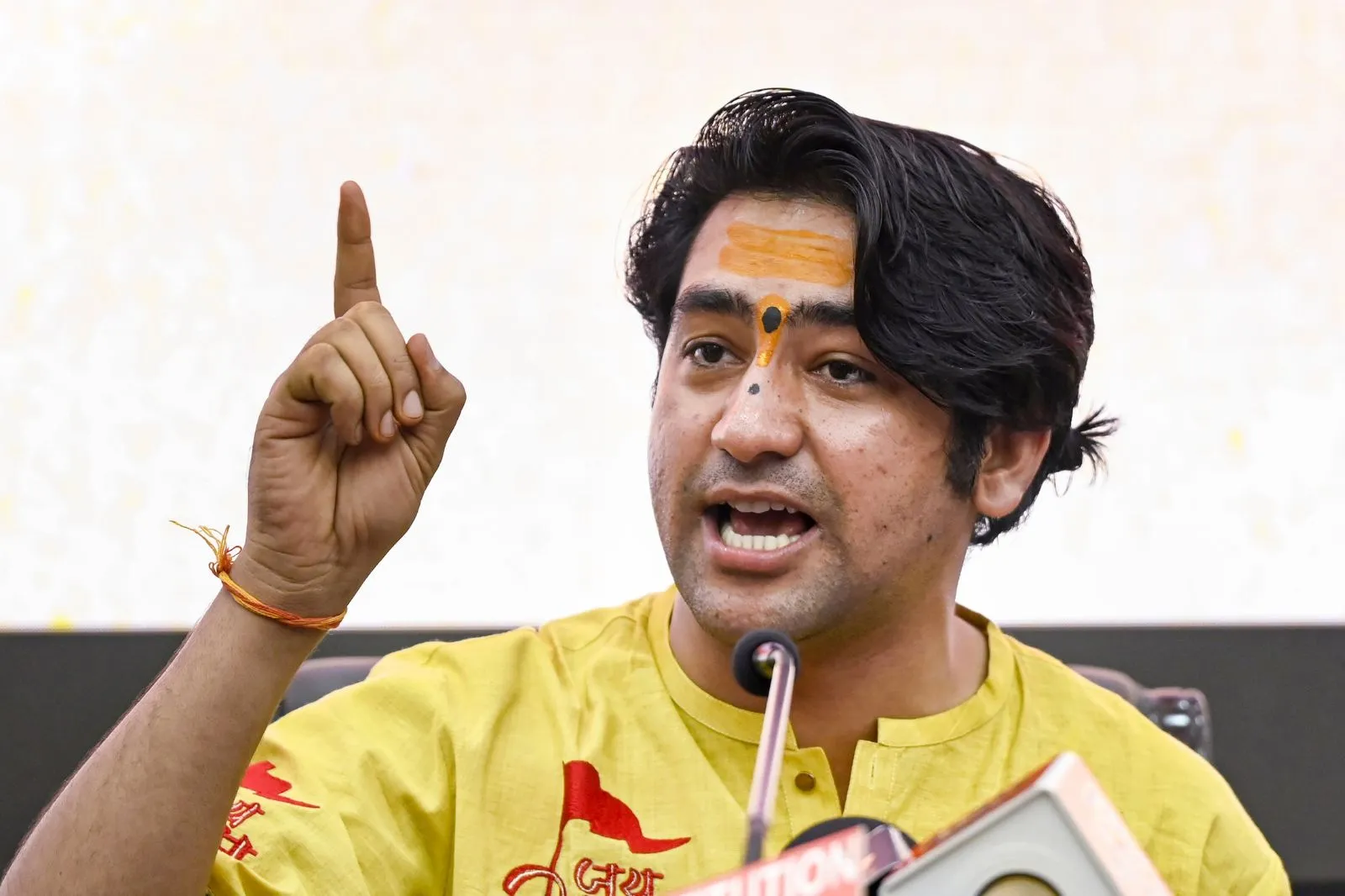 दिल्ली में धमाका करने वालों को पकड़े जाने पर दी जाए फांसी: Dhirendra Shastri