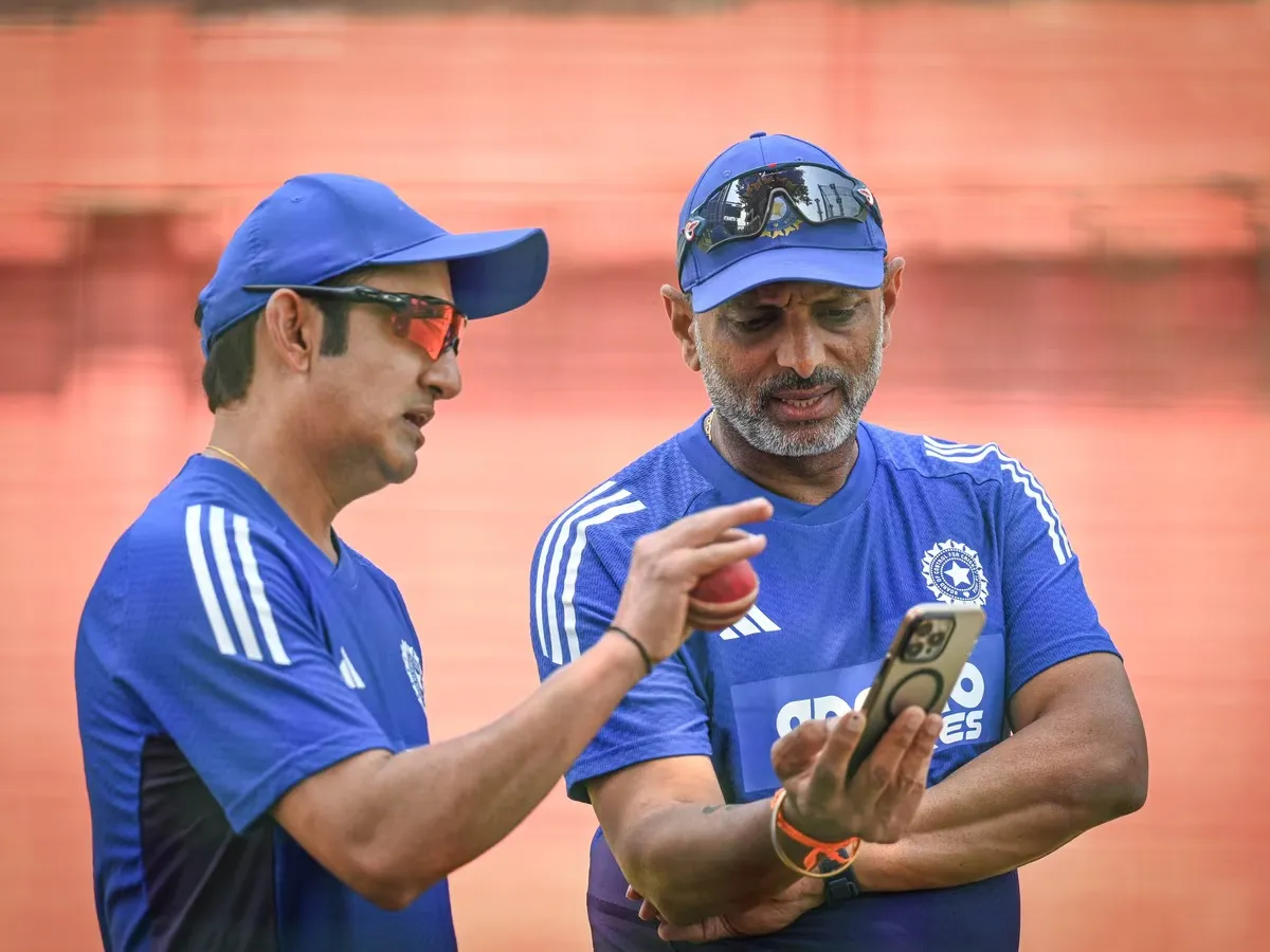 गंभीर के आलोचकों पर भड़के बल्लेबाजी कोच Sitanshu Kotak