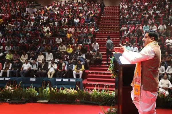 गीता का प्रत्येक अध्याय ज्ञान, विज्ञान, दर्शन, योग और कर्तव्य की भावना से परिपूर्ण : CM Dr. Mohan Yadav