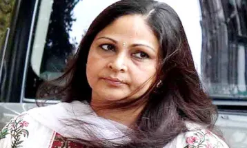 मात्र 10 साल की उम्र में काम करना शुरू कर दिया था Rati Agnihotri ने