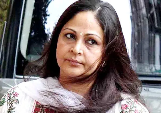 मात्र 10 साल की उम्र में काम करना शुरू कर दिया था Rati Agnihotri ने