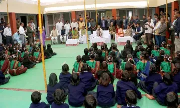 सिकल सेल मरीजों की नियमित जांच की जाए : Governor