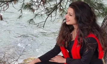 Bhagyashree ने गंगा घाट की बेहद खूबसूरत तस्वीरें की शेयर