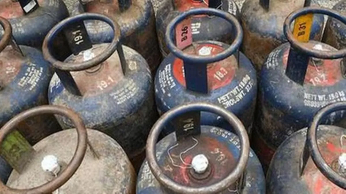 नए साल की शुरुआत में Commercial LPG cylinder111 रुपए महंगा