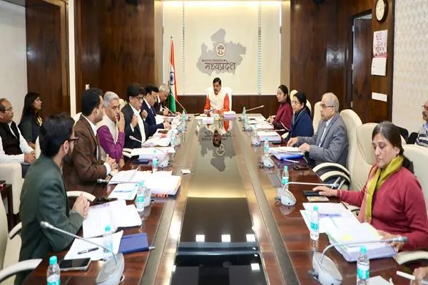 नगरीय विकास परियोजनाओं को विकसित भारत @2047 के लक्ष्य के अनुरूप किया जाए क्रियान्वित: CM Dr. Yadav