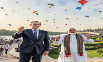 Sabarmati Riverfront से उड़ा दोस्ती का संदेश: पीएम मोदी ने जर्मन चांसलर संग किया आईकेएफ-2026 का शुभारंभ
