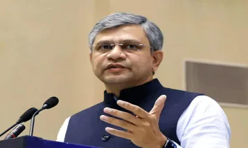 भारत का इलेक्ट्रॉनिक निर्यात 2025 में 4 लाख करोड़ के पार: Union Minister Vaishnav