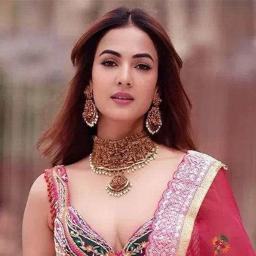 प्रतिस्पर्धा जरुरी है लेकिन सकारात्मक होनी चाहिए: Sonal Chauhan
