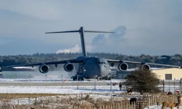 Greenland के पिटफिक बेस पर अमेरिकी विमानों की तैनाती, डेनमार्क ने भी बढ़ाई चौकसी