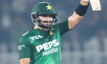 भारत के खिलाफ मुकाबले को लेकर हमपर कोई दबाव नहीं : Farhan