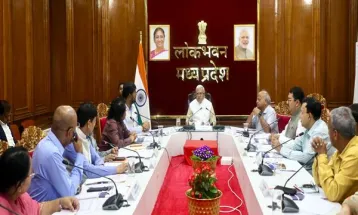 क्रियान्वयन में पारदर्शिता, तत्परता और संवेदनशीलता जरूरी : Governor Shri Patel