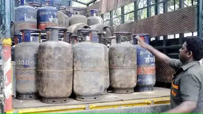 Commercial एलपीजी सिलेंडर महंगा, 28 रुपए बढे दाम