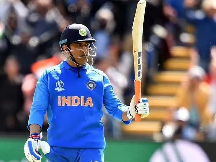 India-England match में धोनी रहे आकर्षण का केन्द्र