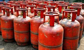 घरेलू LPG cylinder बुकिंग नियम बदले, अब 25 दिन बाद ही होगा रीफिल
