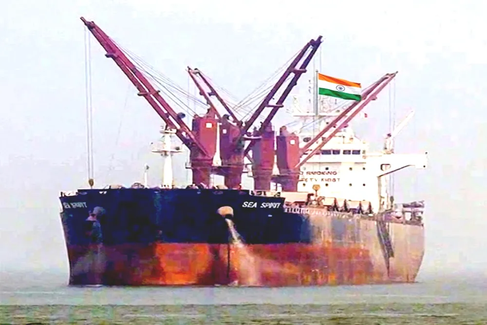 होर्मुज पार कर भारत आया लिक्विफाइड पेट्रोलियम गैस से भरा Nanda Devi ship