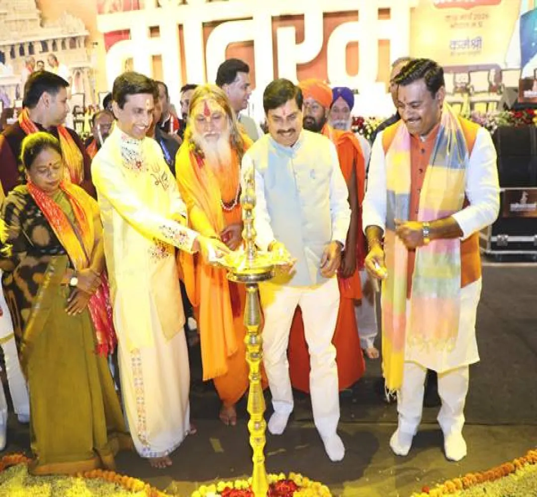 कवि सम्मेलन हमारी समृद्ध काव्य परम्पराओं के हैंसजीव संवाहक : CM Dr. Mohan Yadav