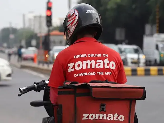 Zomato से खाना मंगवाना महंगा हुआ