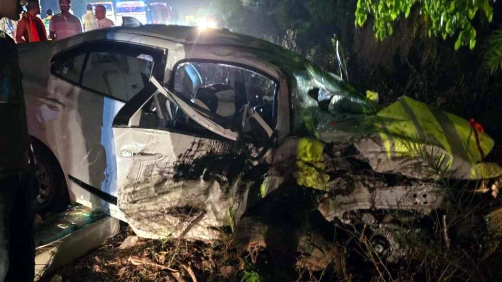 Chhattisgarh के कांकेर में भीषण सड़क हादसा: दो कारों की टक्कर में 6 की मौत, 3 गंभीर