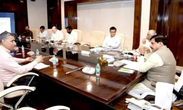 छात्रावासों तथा आश्रमों में अध्ययनशीलता और देशभक्ति के सकारात्मक वातावरण को किया जाए प्रोत्साहित : CM Dr. Yadav