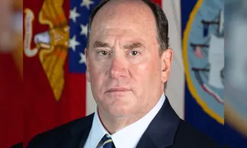 अमेरिका ने नौसेना के सेक्रेटरी John Fallon को पद से हटाया