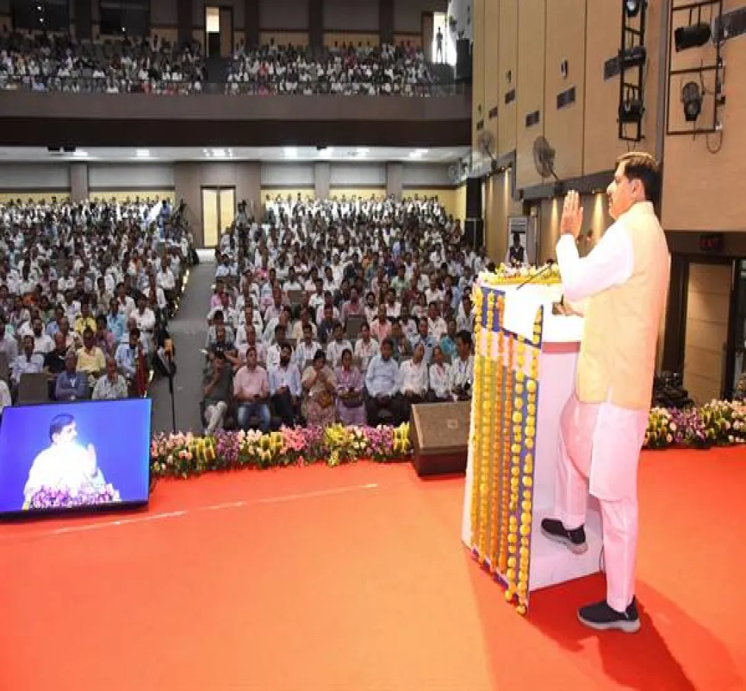 किसानों के हित में समर्पित होकर कार्य करें कृषि कर्मयोगी : CM Dr. Mohan Yadav