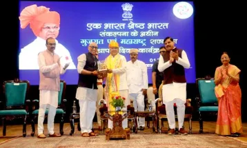 विकास की अद्भुत यात्राओं का अभिनंदन पर्व है, राज्य स्थापना दिवस : Governor Shri Patel