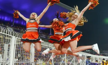 IPL में चीयरलीडर्स के साथ अभद्र व्यवहार से खेल की छवि को झटका