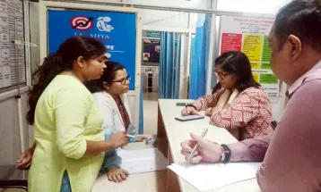 देर रात जच्चा खाना मुरार पहुँचीं Collector, स्वास्थ्य सेवाओं का लिया जायजा