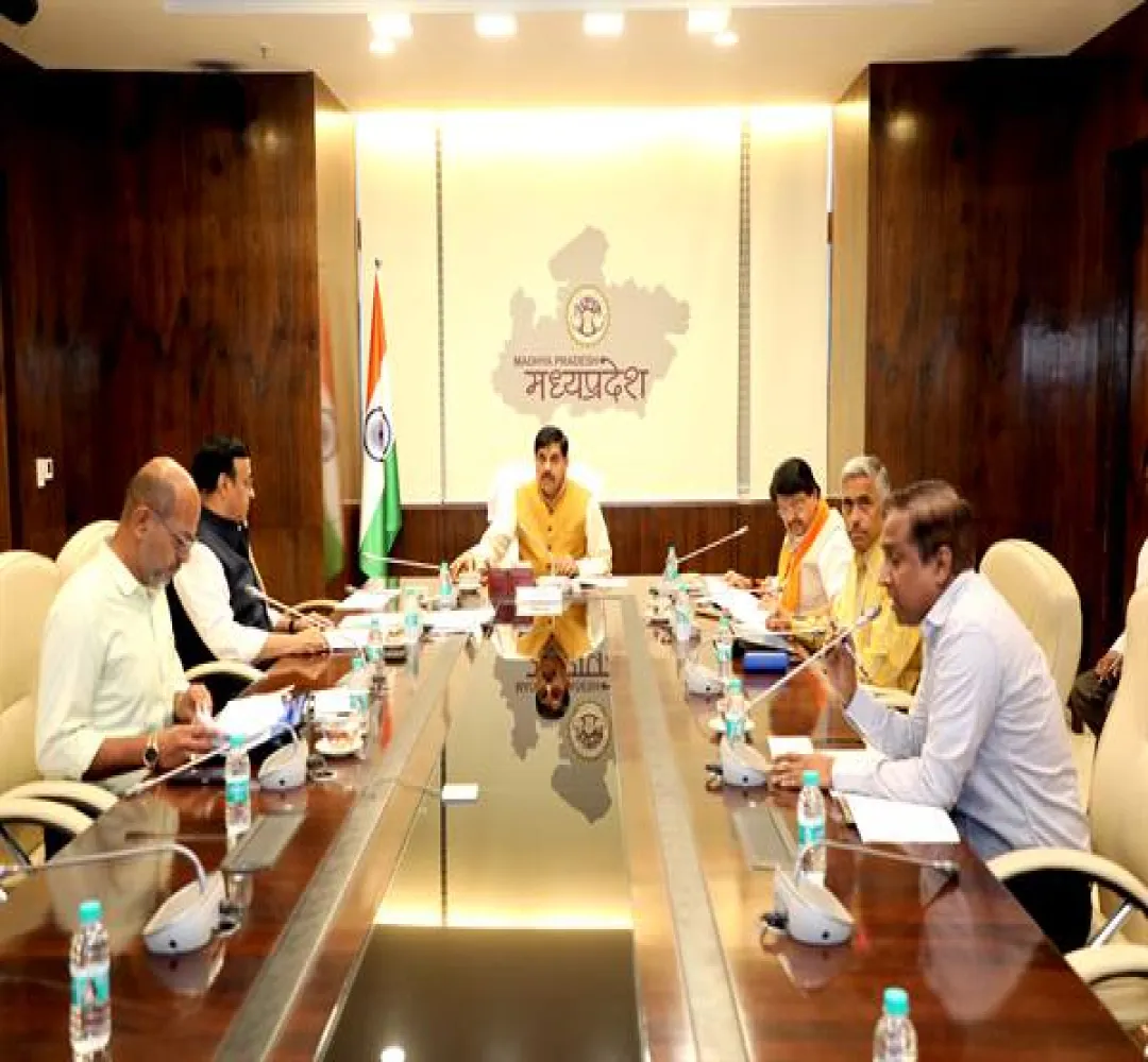 मेट्रो रेल यात्रियों की संख्या बढ़ाने के लिए पर्यटन विभाग का लें सहयोग : CM Dr. Mohan Yadav