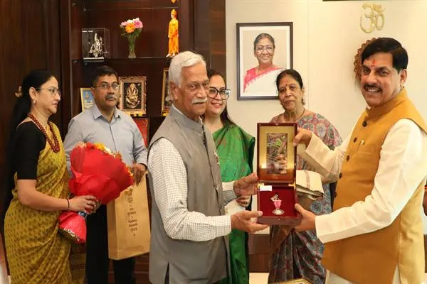CM Dr. Yadav से मिले पद्मश्री अवार्डी गुंदेचा और डॉ. व्यास