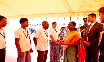 President Murmu ने चीता मित्रों से किया संवाद और चीता संरक्षण की ली जानकारी