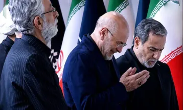 Khamenei का ताबूत देखते ही बिलख-बिलखकर रोए कालिबाफ