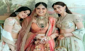 Boney Kapoor की बेटी अंशुला की शादी में कपूर सिस्टर्स ने खींचा सबका ध्यान