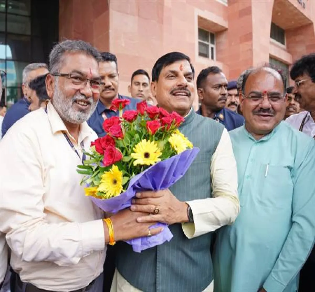 CM Dr. Yadav का पदोन्नत अधिकारी-कर्मचारियों ने माना आभार