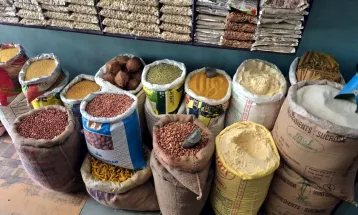 कम बारिश से गहराने लगा संकट, Rice, दाल और तेल की कीमतों में उछाल