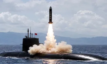 America उलझा ईरान से सैन्य टकराव में, China ने समुद्र में कर दिया मिसाइल परीक्षण