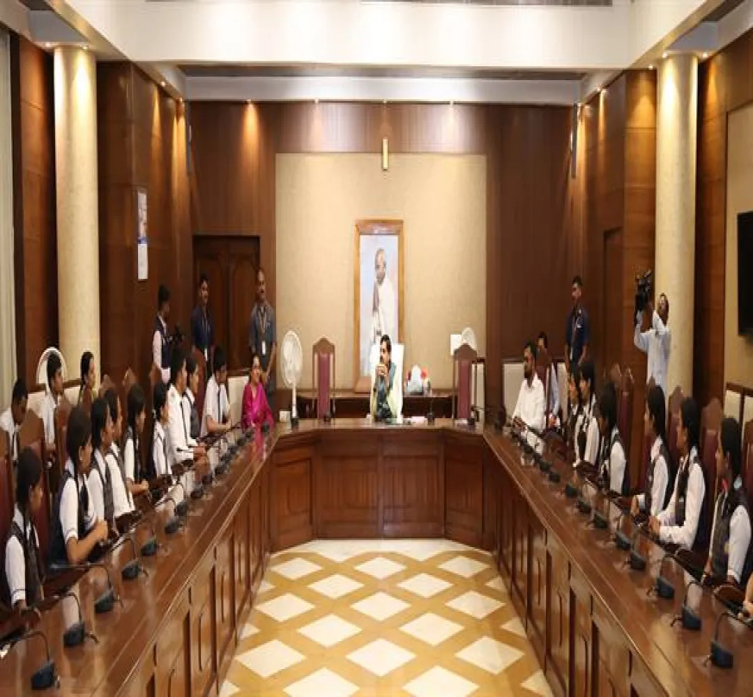 राष्ट्र निर्माण में सक्रिय भूमिका निभाना जागरूक नागरिक की पहचान : CM Dr. Yadav