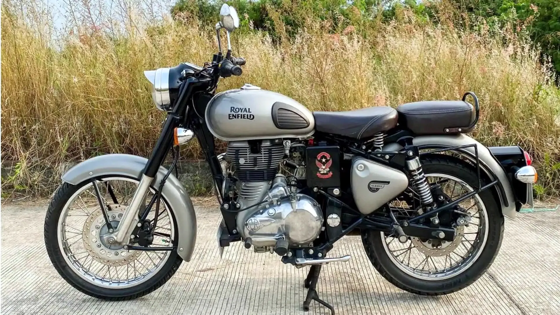 Royal Enfield ने बनाया नया रिकॉर्ड: बिक्री में 32% का उछाल