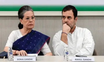 Sonia and Rahul Gandhi पर ‘वंदे मातरम्’ का अपमान करने का आरोप
